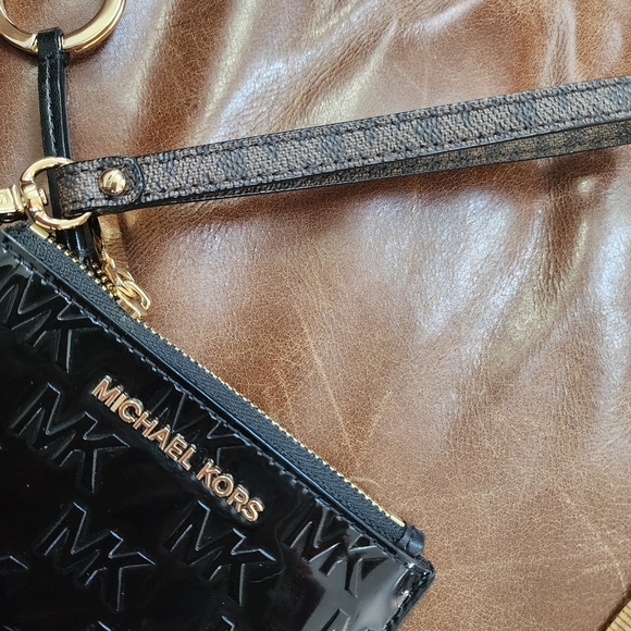 Michael Kors Black Patent Leather Wristlet - Picture 2 of 5